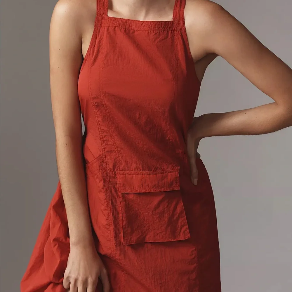 Red Dress - Picture 3 of 4